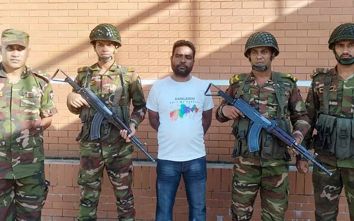 লক্ষ্মীপুরে ভুয়া সিআইডি আটক