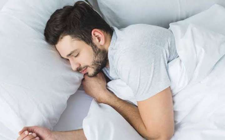 পুরুষের ঘুম বেশি নাকি নারীর?