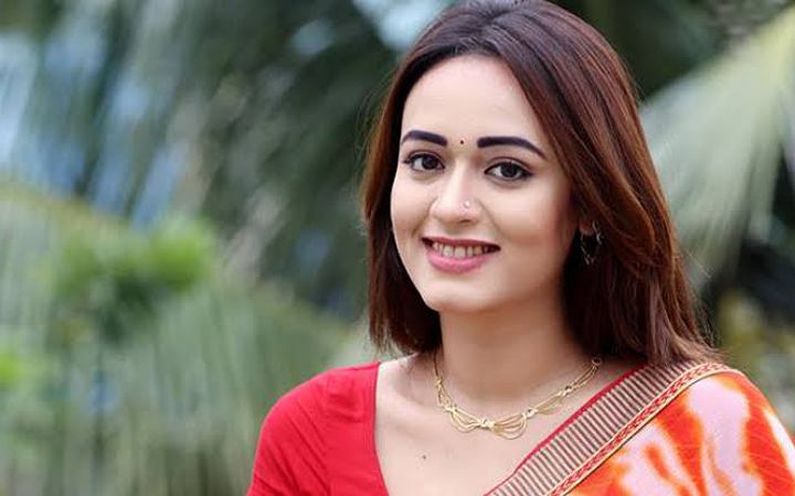 অভিনয় ছেড়ে দিচ্ছেন অহনা