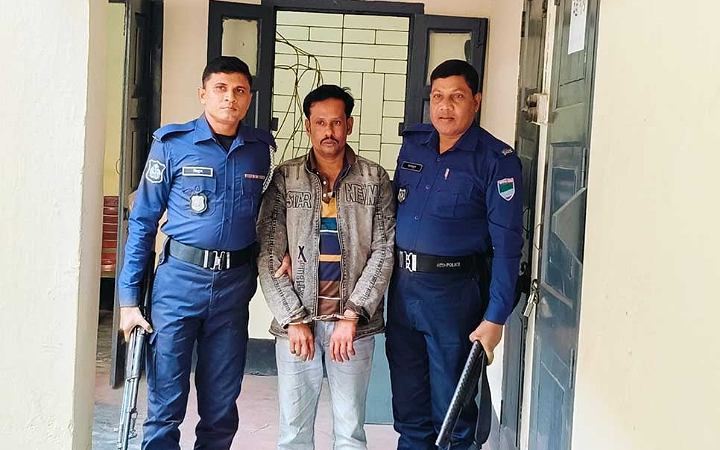 ঝিনাইদহে ১১৮৭ বোতল ফেনসিডিলসহ আটক ১