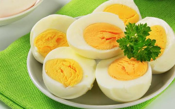 জেনে নিন ডিমের কুসুম খাওয়ার উপকারিতা