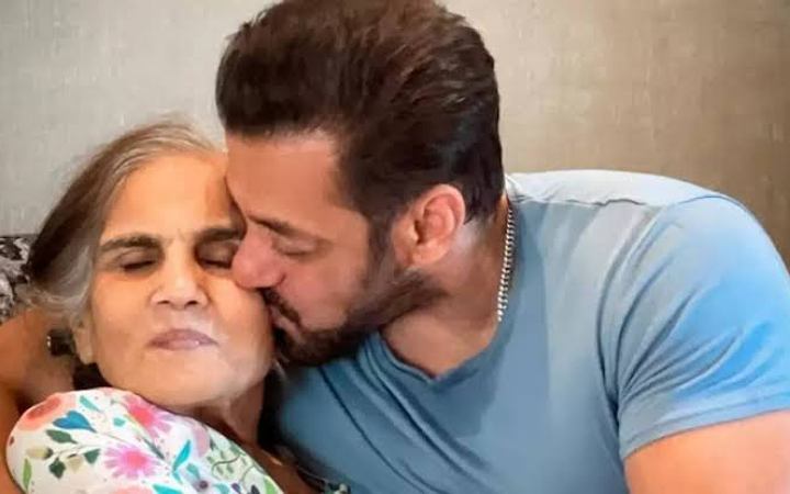 মায়ের নাচের ভিডিও শেয়ার করে জন্মদিনের শুভেচ্ছা জানালেন সালমান খান