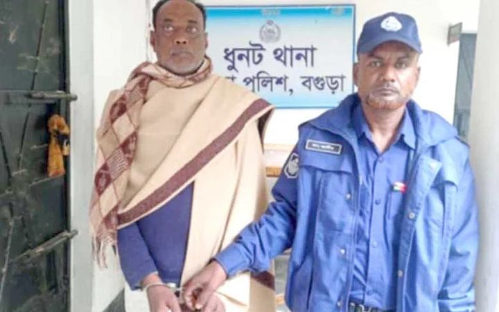 বগুড়ায় ৫ বোতল ফেন্সিডিলসহ আওয়ামী লীগ নেতা গ্রেফতার