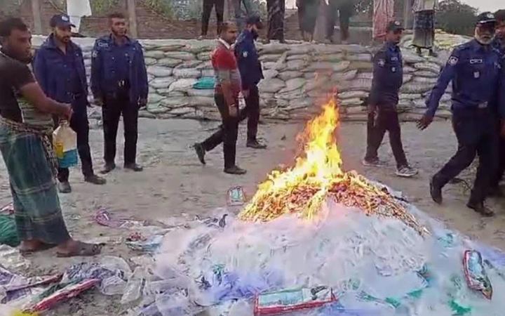 মুন্সিগঞ্জে ৪ কোটি টাকার অবৈধ কারেন্ট জাল ধ্বংস