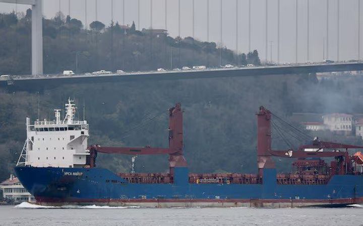 বিস্ফোরণের পর ভূমধ্যসাগরে ডুবল রুশ কার্গো জাহাজ