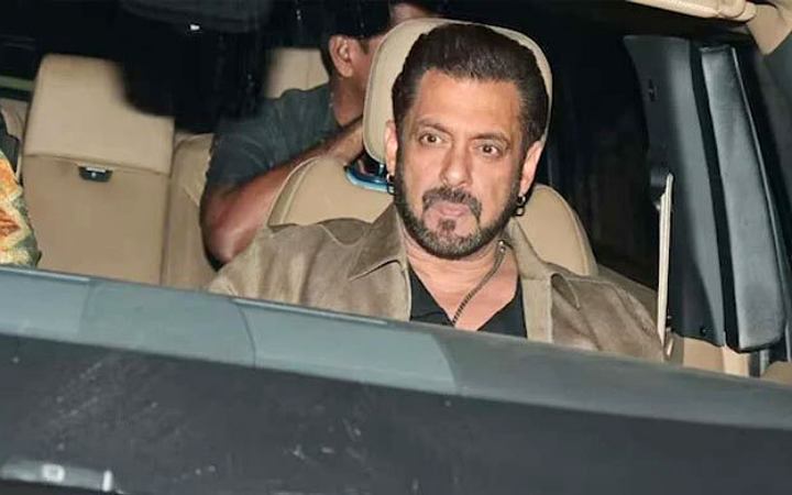 এবারের জন্মদিনে বুলেট প্রুফ গাড়ি নিয়ে বোনের বাড়ি সালমান