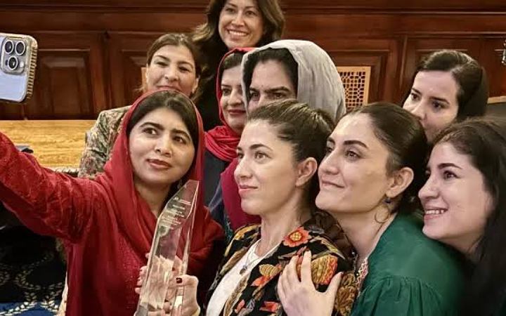 পাকিস্তানে শিক্ষা সম্মেলনে অংশ নিতে পেরে খুশি মালালা