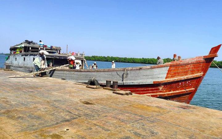 এক মাস পরে মিয়ানমার থেকে এলো ৩৫০ বস্তা ডাল