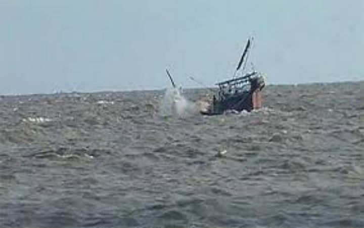 আটলান্টিকে নৌকাডুবে নিখোঁজ ৫০