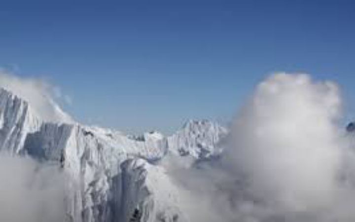 ভারতে তুষারধসে নিহত ৪