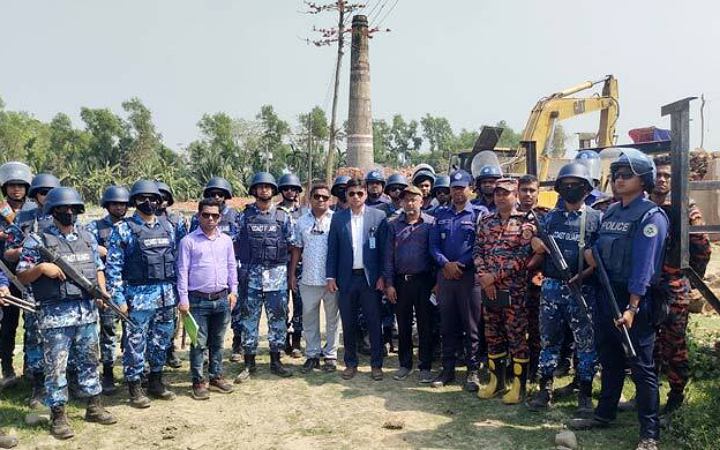 ভোলায় ৪ ইটভাটাকে ২০ লাখ জরিমানা করেছে ভ্রামমাণ আদালত