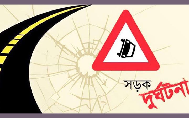 ফেনীতে নিয়ন্ত্রণ হারিয়ে লেগুনা উল্টে চালকসহ আহত ৪