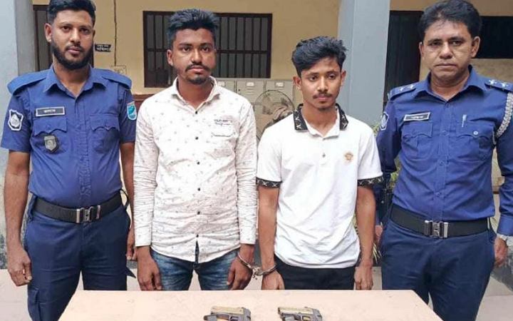 নারায়ণগঞ্জে বিদেশি পিস্তলসহ আটক ২