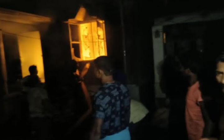 পশ্চিমবঙ্গে বাজি কারখানায় বিস্ফোরণে ৭ জনের মৃত্যু