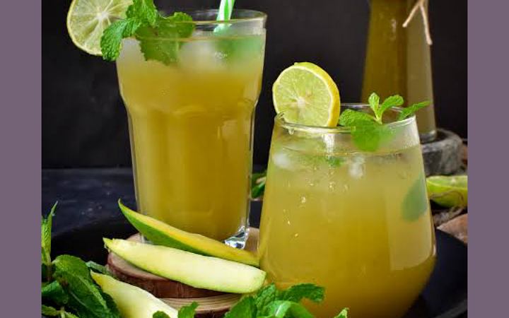 প্রচন্ড গরমে প্রশান্তি দেবে কাঁচা আমের আম পান্না