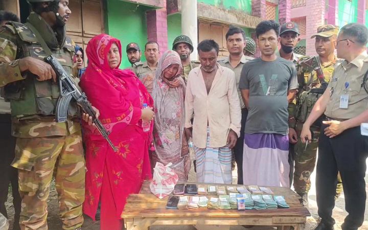 মেহেরপুরে যৌথবাহিনীর অভিযানে ৫ মাদক কারবারি আটক