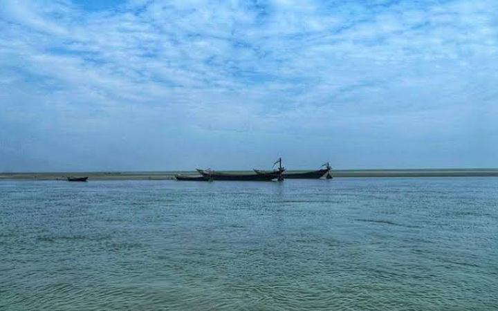 পদ্মায় গোসলে নেমে স্কুলছাত্র নিখোঁজ