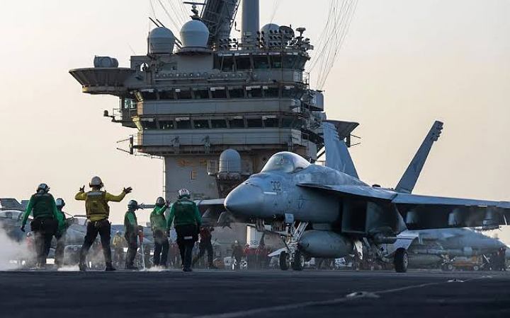 হুথির হামলা থেকে বাঁচতে সাগরে ডুবলো মার্কিন যুদ্ধ বিমান