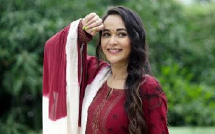 বন্দি হলেন অহনা!