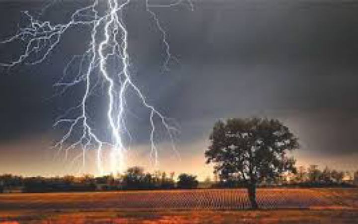 আমতলীতে বজ্রপাতে নারীর মৃত্যু