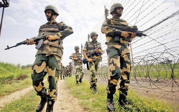 রানীশংকৈল সীমান্তে বিএসএফের হাতে বাংলাদেশি আটক