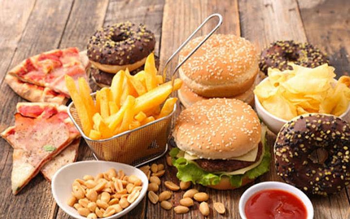 জেনে নিন রক্তচাপ বাড়িয়ে দেয় যে ৩ খাবার
