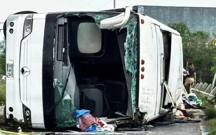 মেক্সিকোতে সড়ক দুর্ঘটনায় নিহত ১১