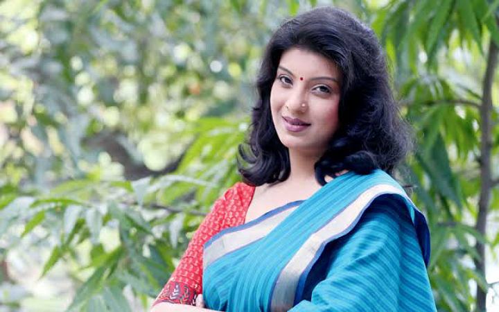 একান্ত ঘরোয়া পরিবেশেই জন্মদিন কাটাতে চান মৌ