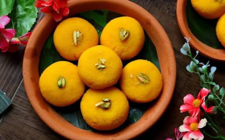রেসিপি : পাকা আমের সন্দেশ