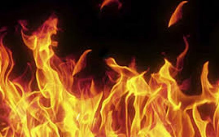 কান্দাপাড়া যৌনপল্লিতে আগুনে পুড়লো ২২ ঘর