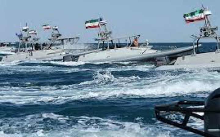 হরমুজ প্রণালী বন্ধে মাইন পাতার প্রস্তুতি নিয়েছিল ইরান