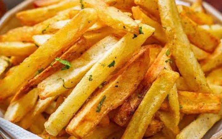 খুব সহজে বাড়িতে তৈরি করুন ফ্রেঞ্চ ফ্রাই