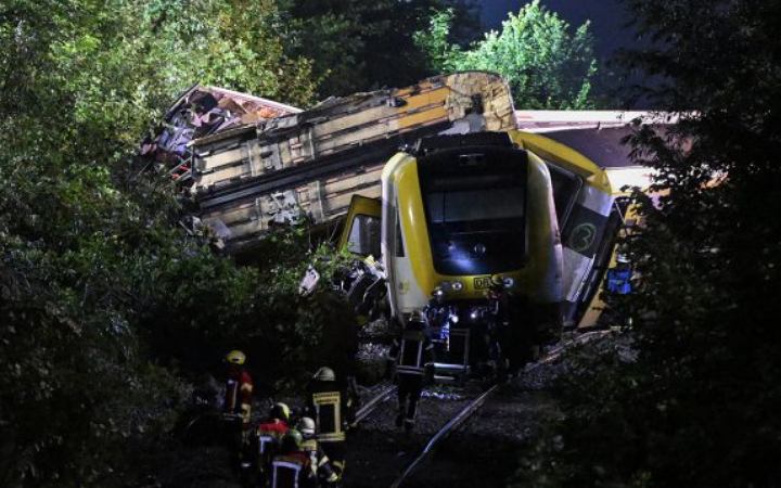 জার্মানিতে ট্রেন দুর্ঘটনায় নিহত ৩