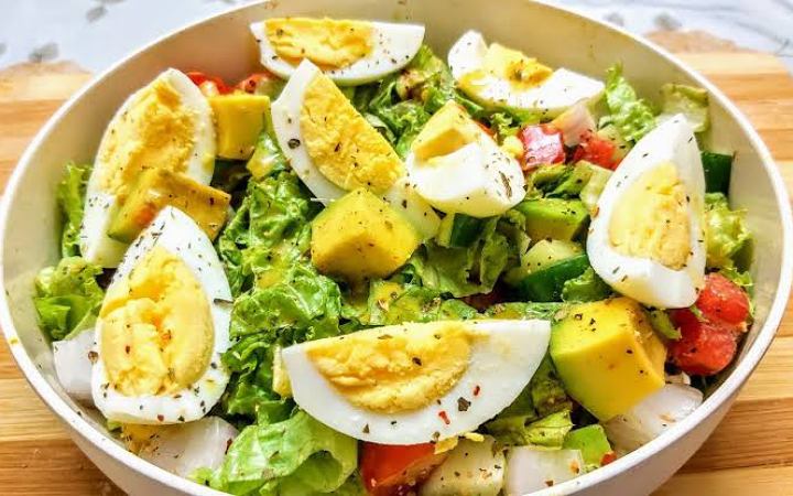 জানেন কী ওজন কমাতে সাহায্য করে ডিমের সালাদ