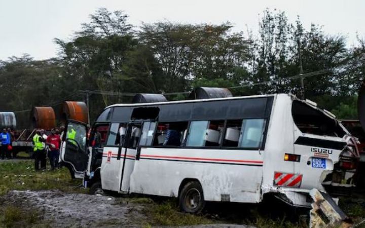 কেনিয়ায় বাস-ট্রেন সংঘর্ষ, নিহত ৪