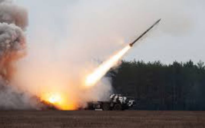 এবার ইসরায়েলের বিরুদ্ধে ক্লাস্টার মিউনিশনযুক্ত মিসাইল ছুড়লো হুতি