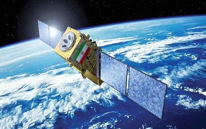 উন্নত প্রযুক্তির স্যাটেলাইট উন্মোচন করল ইরান
