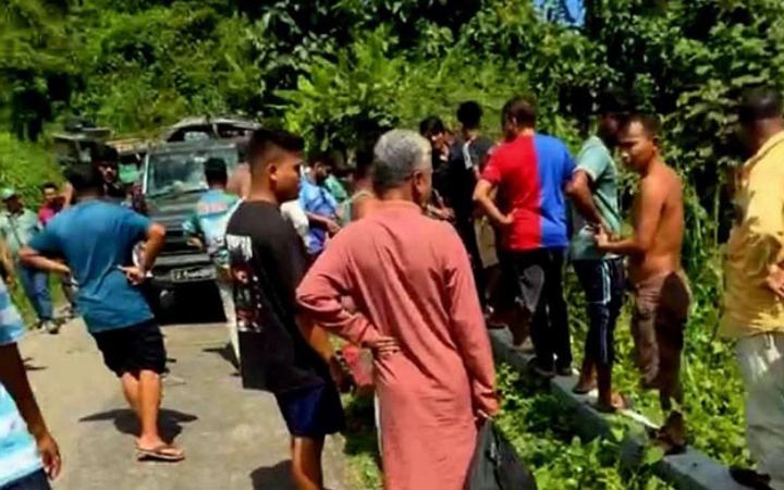 সাজেকে খুলনা বিশ্ববিদ্যালয়ের শিক্ষার্থীদের গাড়ি খাদে পরে , নিহত ১