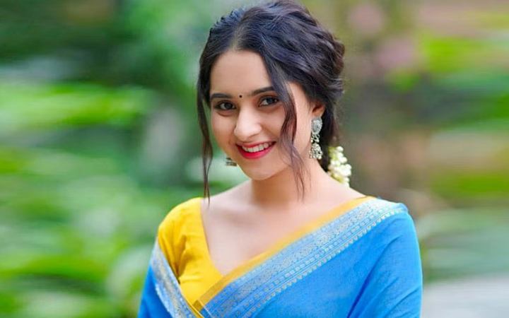 কাজ নিয়ে ব্যস্ত সময় পার করছেন কেয়া পায়েল