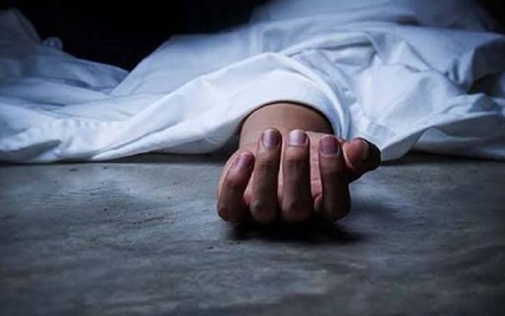 মানিকগঞ্জে প্রবাসীর স্ত্রী ও ২ সন্তানের মরাদেহ উদ্ধার করেছে পুলিশ