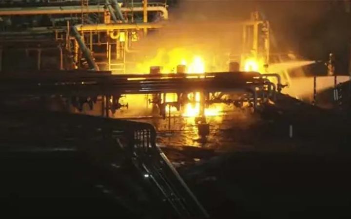 যুক্তরাষ্ট্রের শেভরন তেল শোধনাগারে ভয়াবহ আগুন