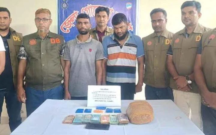 বাগেরহাটে ইয়াবা ও গাঁজাসহ ২ কারবারি আটক