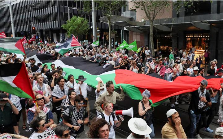 ফিলিস্তিনিদের সমর্থনে অস্ট্রেলিয়ায় হাজার হাজার মানুষের সমাবেশ