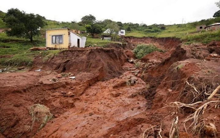 কেনিয়ায় ভূমিধস, প্রাণ হারাল ১৩ জন