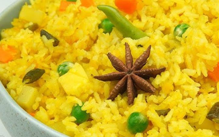 জেনে নিন খিচুড়ির উপকারিতা