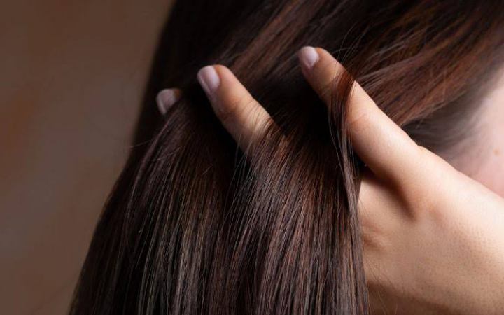 শীতে চুলের যত্ন নিবেন যেভাবে