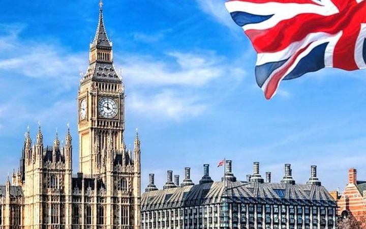 যুক্তরাজ্যে বন্ধ হচ্ছে ‘গোল্ডেন টিকিট’