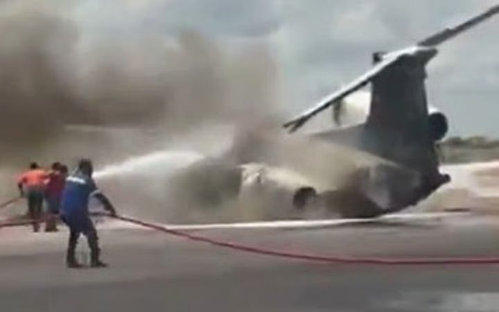 কঙ্গোতে রানওয়েতে বিমানে আগুন, বাঁচলেন মন্ত্রীসহ ১৯ যাত্রী