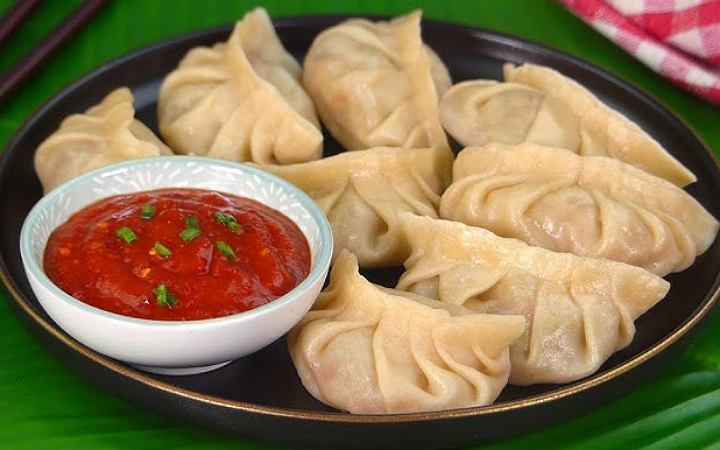 নিয়মিত মোমো খেলে কী হয়
