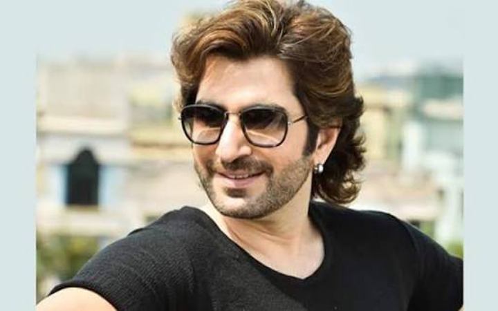 জন্মদিনে  ভক্তদের ভালবাসায় সিক্ত জিৎ